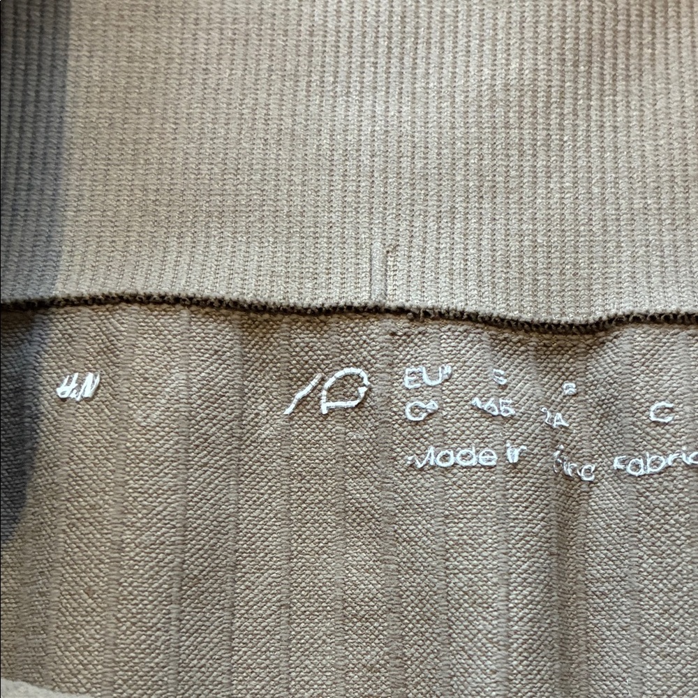 H&M Ribbed High-Waist Women’s Shorts — Taupe No Tag Best for XS - Picture 2 of 9